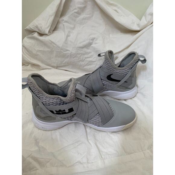 Nike Lebron Soldier XII TB Zoom Mens Size 7 Grey Basketball Shoes AT3872-002